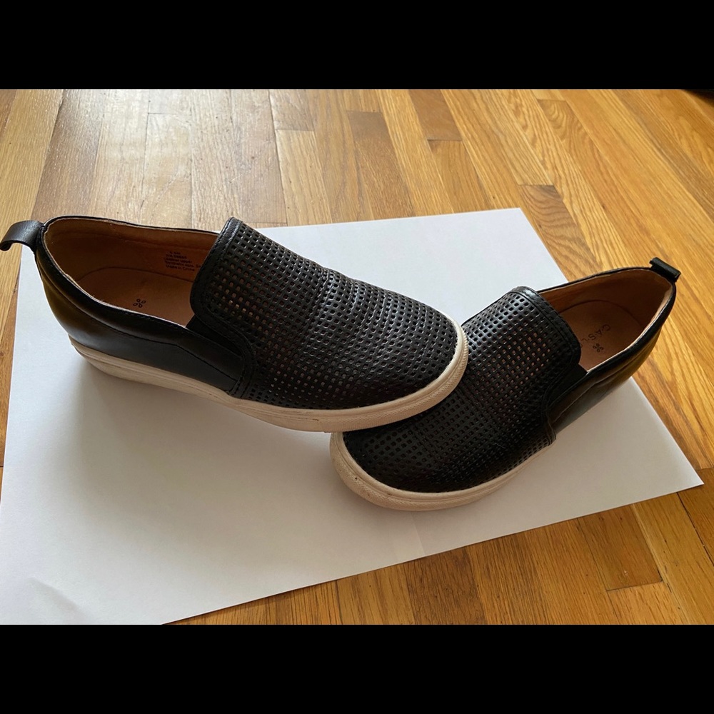 Casual everyday shoes
